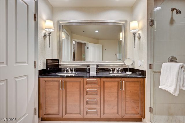 125 East Harmon Avenue 3418, Las Vegas, NV 89109