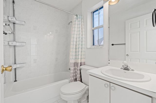 8520 NW 139th Terrace 1602, Miami Lakes, FL 33016