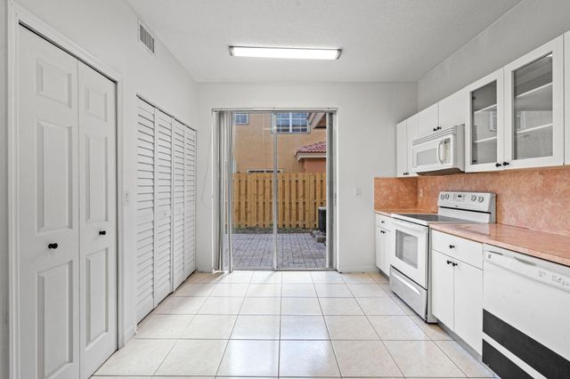 8520 NW 139th Terrace 1602, Miami Lakes, FL 33016