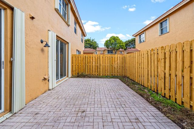 8520 NW 139th Terrace 1602, Miami Lakes, FL 33016