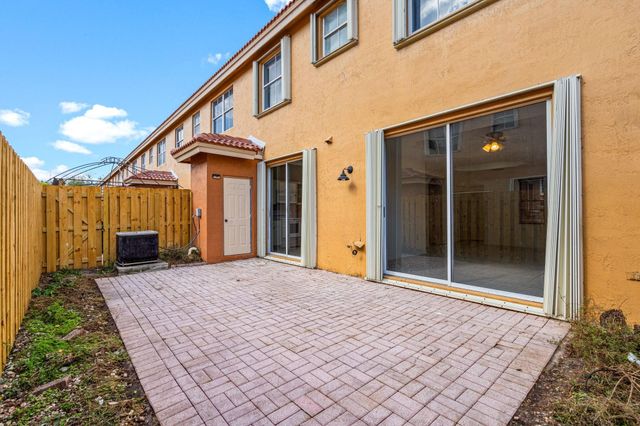 8520 NW 139th Terrace 1602, Miami Lakes, FL 33016