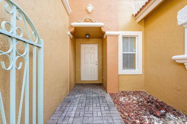 8520 NW 139th Terrace 1602, Miami Lakes, FL 33016