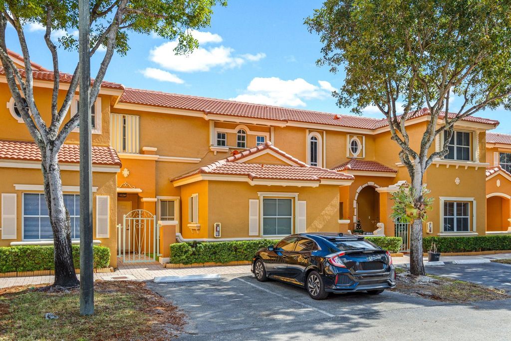 8520 NW 139th Terrace 1602, Miami Lakes, FL 33016