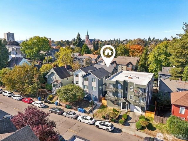 5259 Brooklyn Avenue NE, Seattle, WA 98105