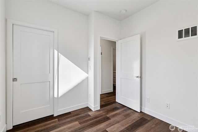 5259 Brooklyn Avenue NE, Seattle, WA 98105