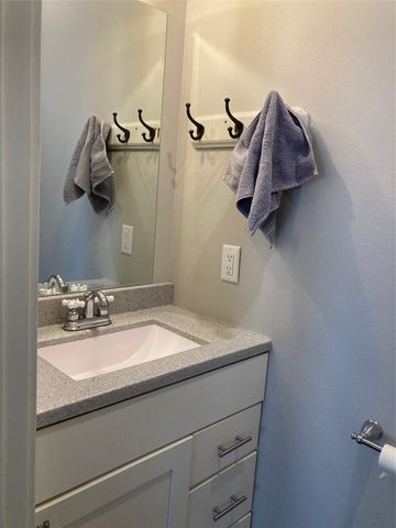 223 E 3rd Street, Pella, IA 50219