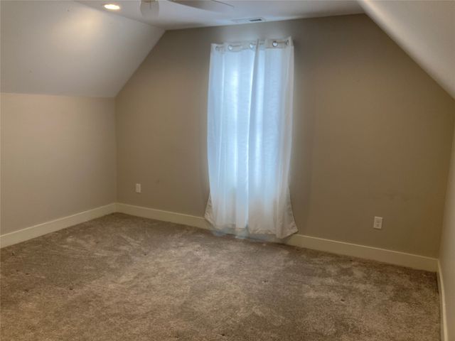 223 E 3rd Street, Pella, IA 50219