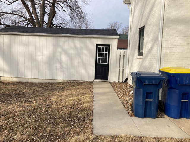 223 E 3rd Street, Pella, IA 50219