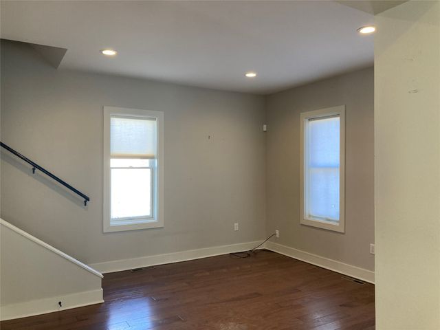 223 E 3rd Street, Pella, IA 50219