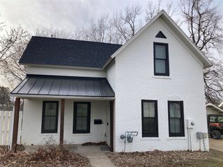 223 E 3rd Street, Pella, IA 50219