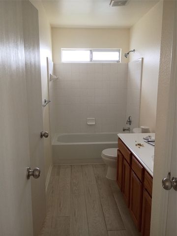 218 Jacob Court, Glenn Heights, TX 75154