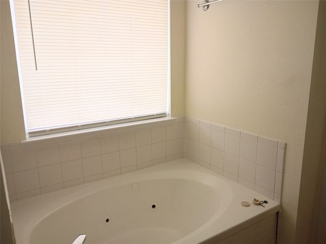 218 Jacob Court, Glenn Heights, TX 75154