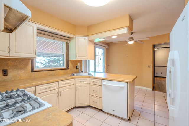 3308 Evergreen Lane, South Plainfield, NJ 07080