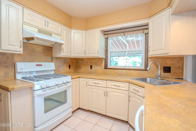 3308 Evergreen Lane, South Plainfield, NJ 07080