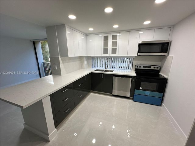 16919 N Bay Road 215, Sunny Isles Beach, FL 33160