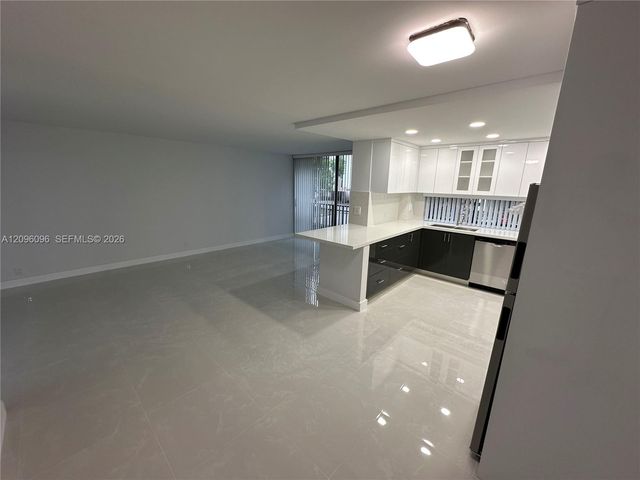 16919 N Bay Road 215, Sunny Isles Beach, FL 33160