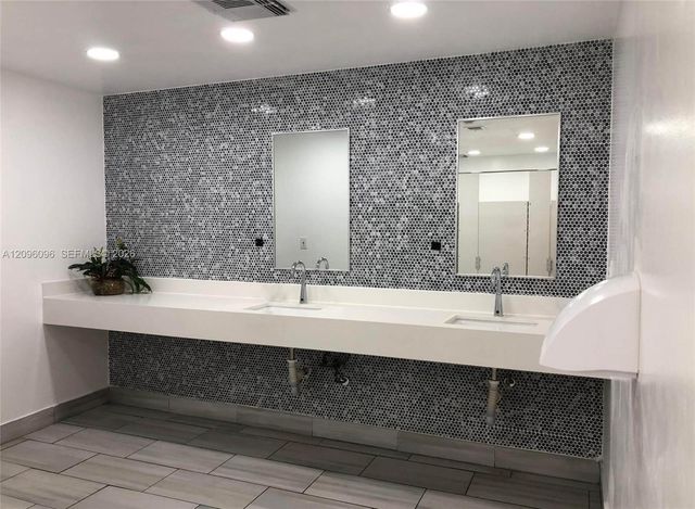 16919 N Bay Road 215, Sunny Isles Beach, FL 33160