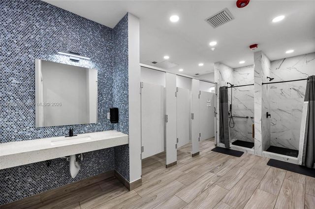 16919 N Bay Road 215, Sunny Isles Beach, FL 33160