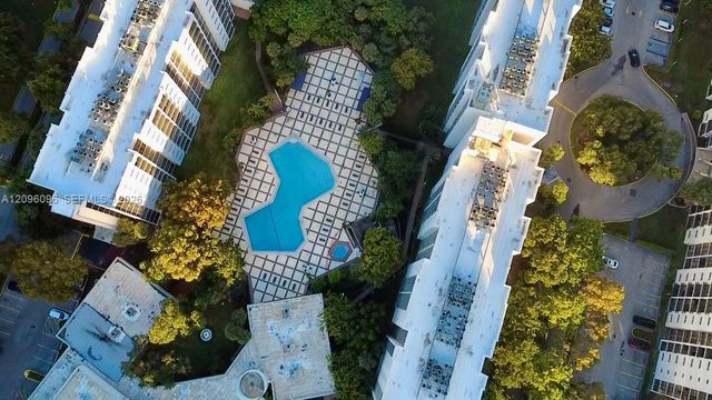 16919 N Bay Road 215, Sunny Isles Beach, FL 33160