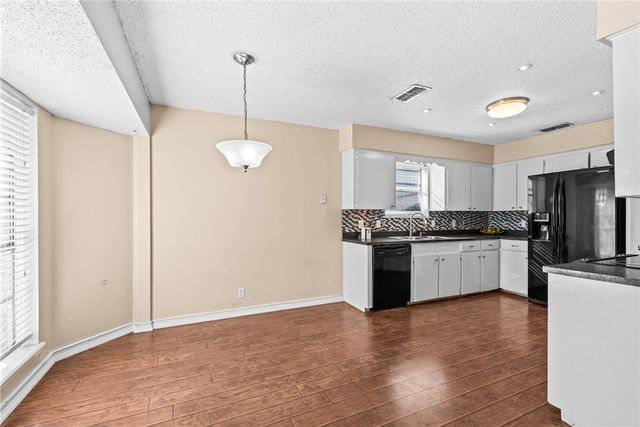 1910 Cherokee St, Corpus Christi, TX 78409