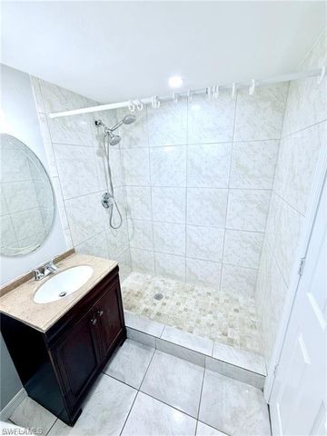 1420 Green Valley CIR 802, Naples, FL 34104
