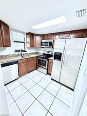 1420 Green Valley CIR 802, Naples, FL 34104