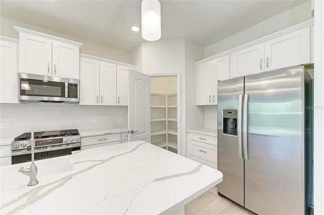 2521 STAR APPLE WAY, Sarasota, FL 34240