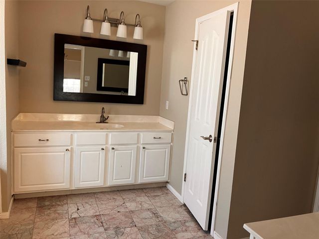 1717 Apache TRL, Round Rock, TX 78665