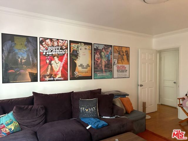 140 N Pass Avenue, Burbank, CA 91505