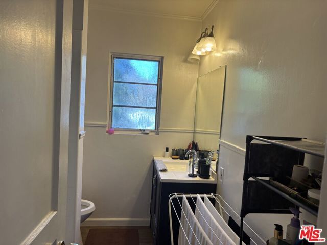 140 N Pass Avenue, Burbank, CA 91505