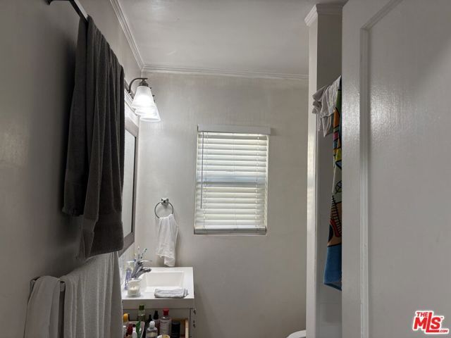 140 N Pass Avenue, Burbank, CA 91505