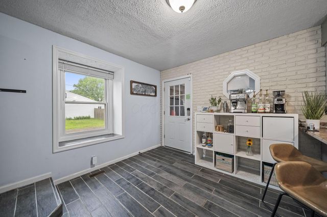 6732 London Groveport Road, Grove City, OH 43123