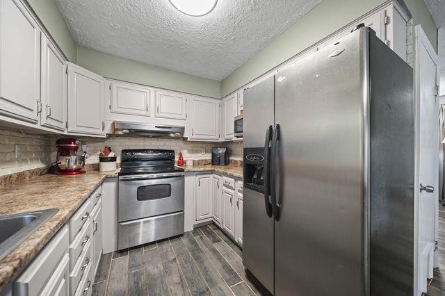 6732 London Groveport Road, Grove City, OH 43123
