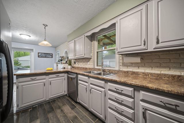 6732 London Groveport Road, Grove City, OH 43123