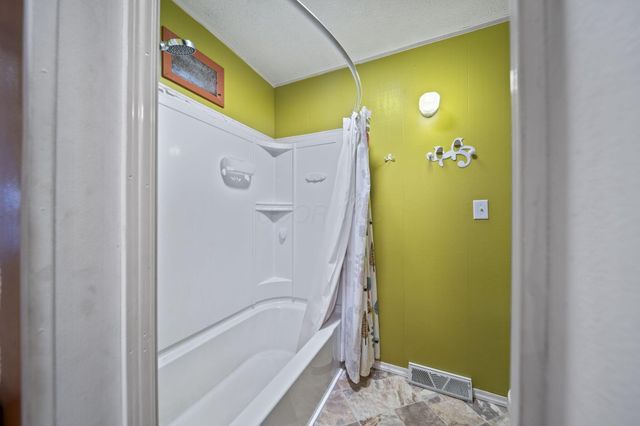 6732 London Groveport Road, Grove City, OH 43123
