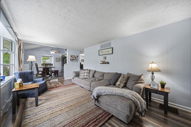 6732 London Groveport Road, Grove City, OH 43123