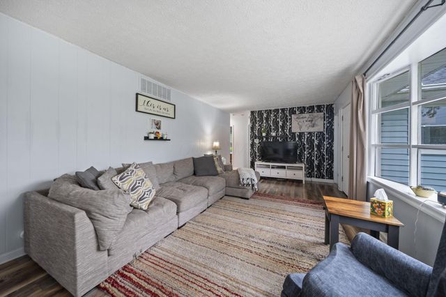 6732 London Groveport Road, Grove City, OH 43123