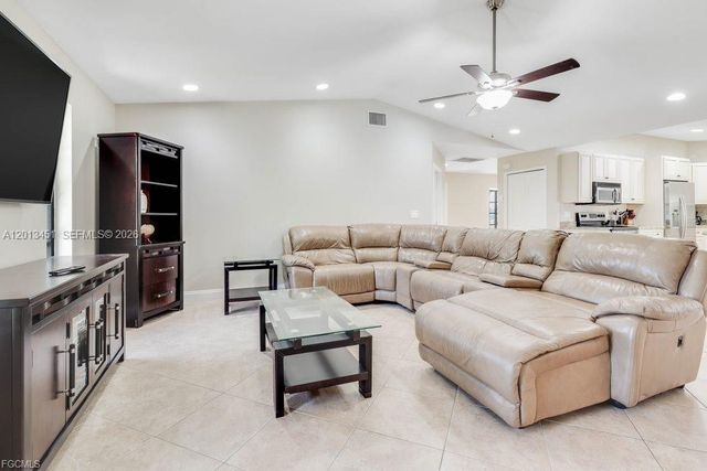 2518 SE 19th AVE, Cape Coral, FL 33904