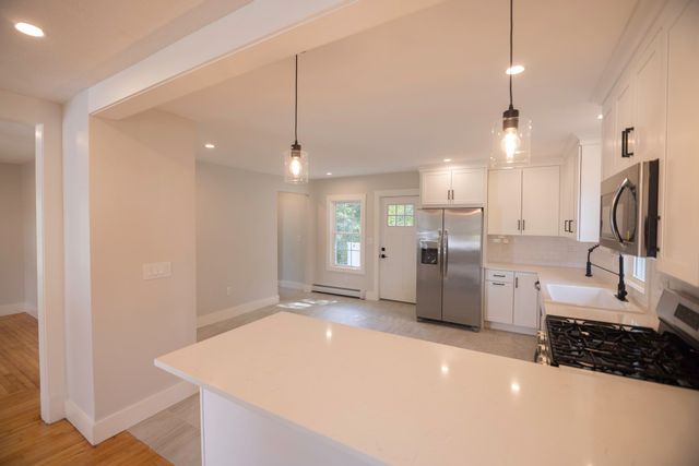 32 Spooner St, Easton, MA 02356