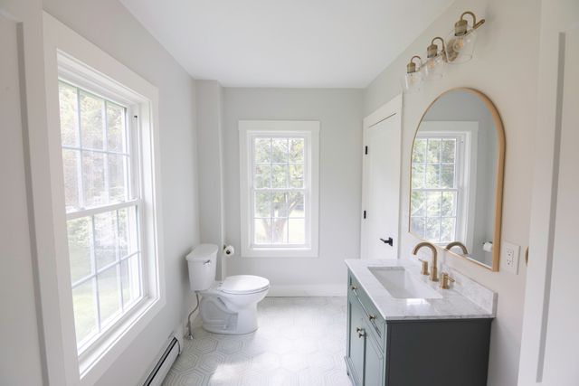 32 Spooner St, Easton, MA 02356