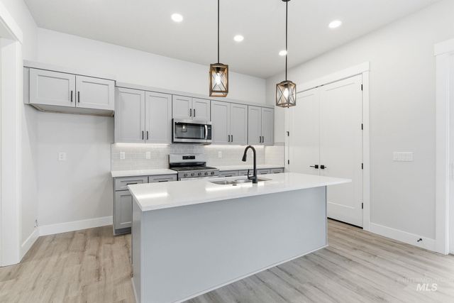 6817 W Ustick, Boise, ID 83704