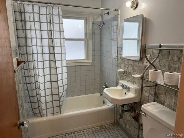 13870 Julius Avenue, Warren, MI 48089