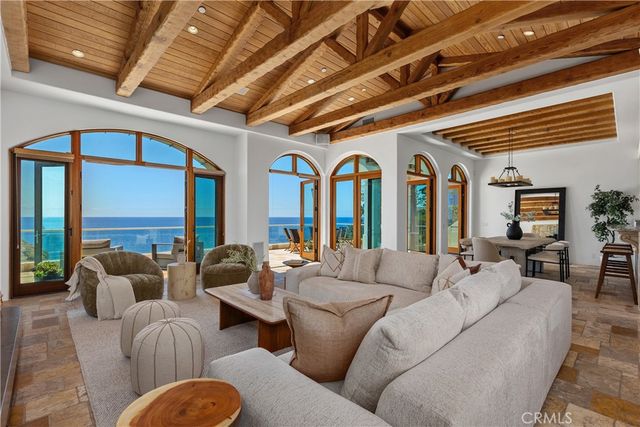 10 S La Senda, Laguna Beach, CA 92651