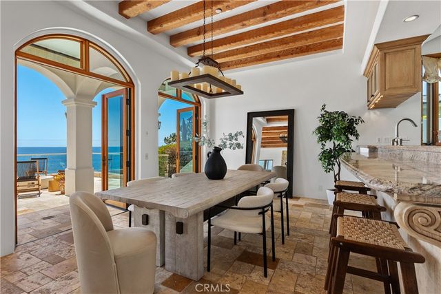 10 S La Senda, Laguna Beach, CA 92651