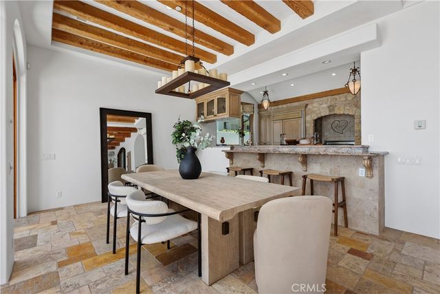 10 S La Senda, Laguna Beach, CA 92651