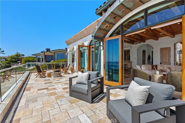 10 S La Senda, Laguna Beach, CA 92651