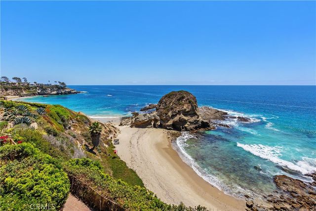 10 S La Senda, Laguna Beach, CA 92651