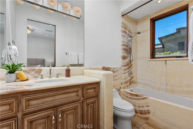 10 S La Senda, Laguna Beach, CA 92651