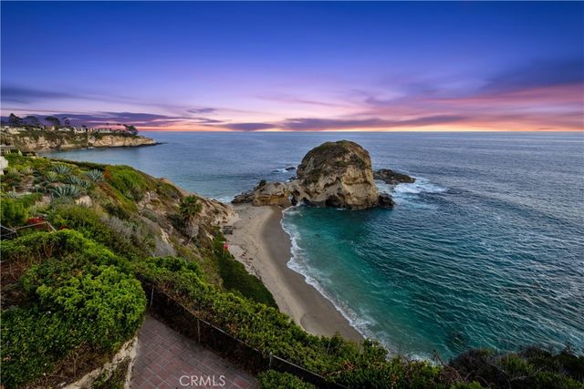 10 S La Senda, Laguna Beach, CA 92651