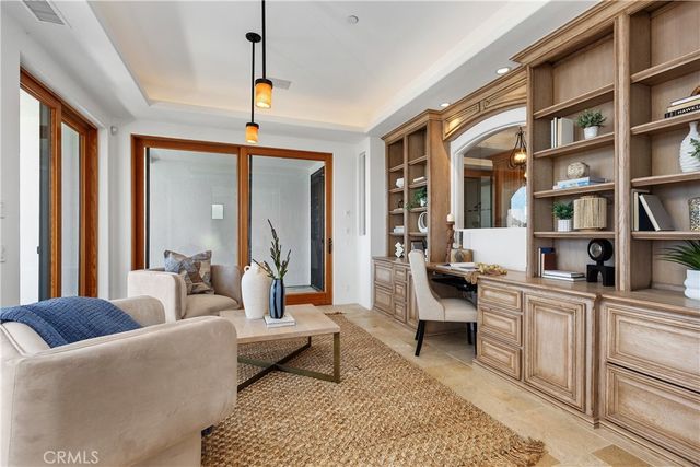 10 S La Senda, Laguna Beach, CA 92651